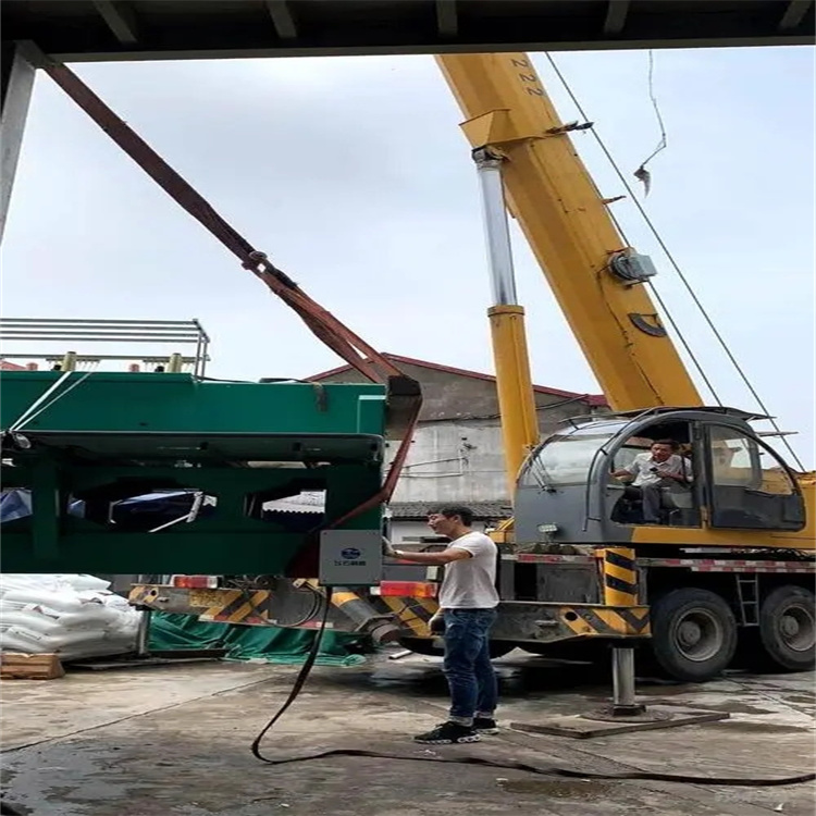 大冶注意大型吊车出租使用以及应该怎样正确维护