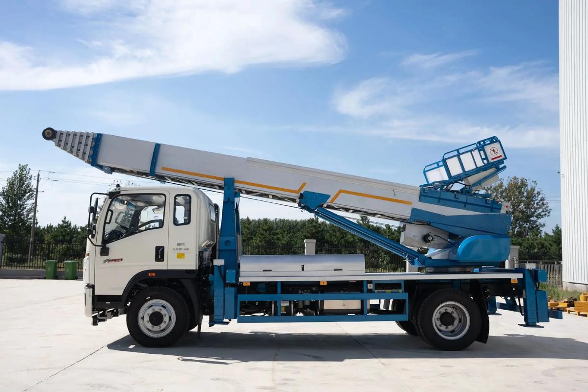 大冶云梯上料车租赁费用