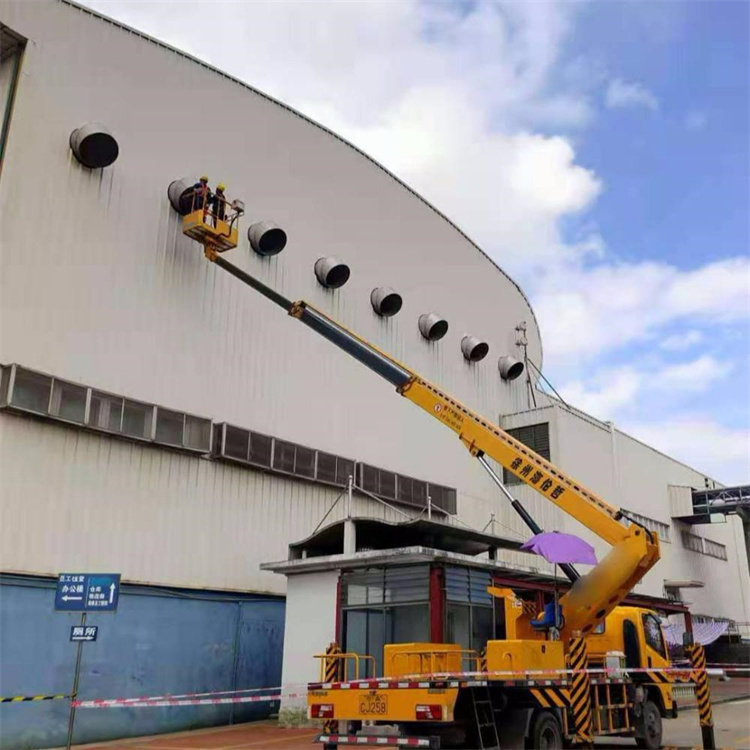 大冶高空作业车出租服务：专业广告牌安装解决方案